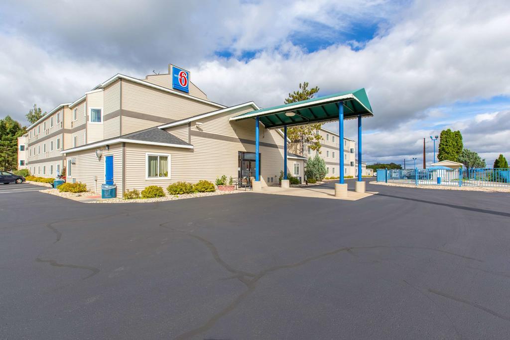 Motel 6-Baraboo, Wi - Lake Delton-Wisconsin Dells Eksteriør billede